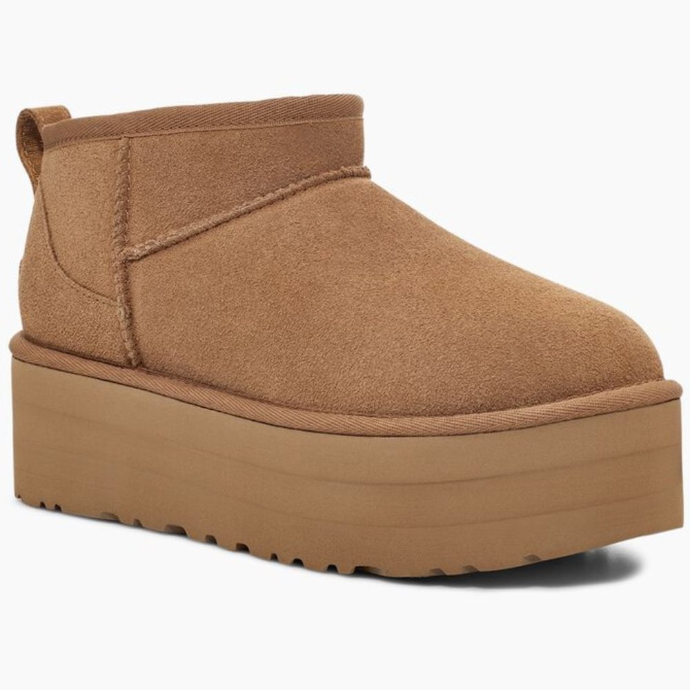 UGG Women's Classic Ultra Mini Platform Boot - Picture 3 of 9